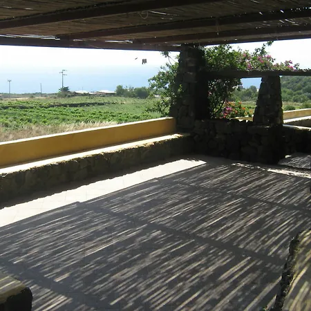 Alojamento de Turismo Rural Zibibbodoro Scauri (Sicily)
