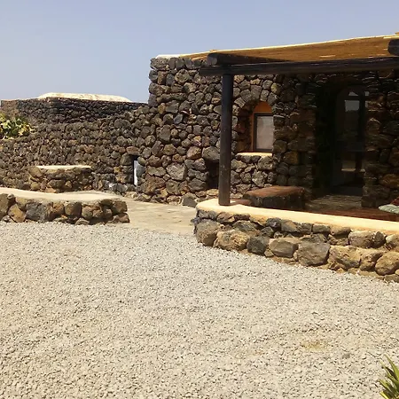 Alojamento de Turismo Rural Zibibbodoro Scauri (Sicily)